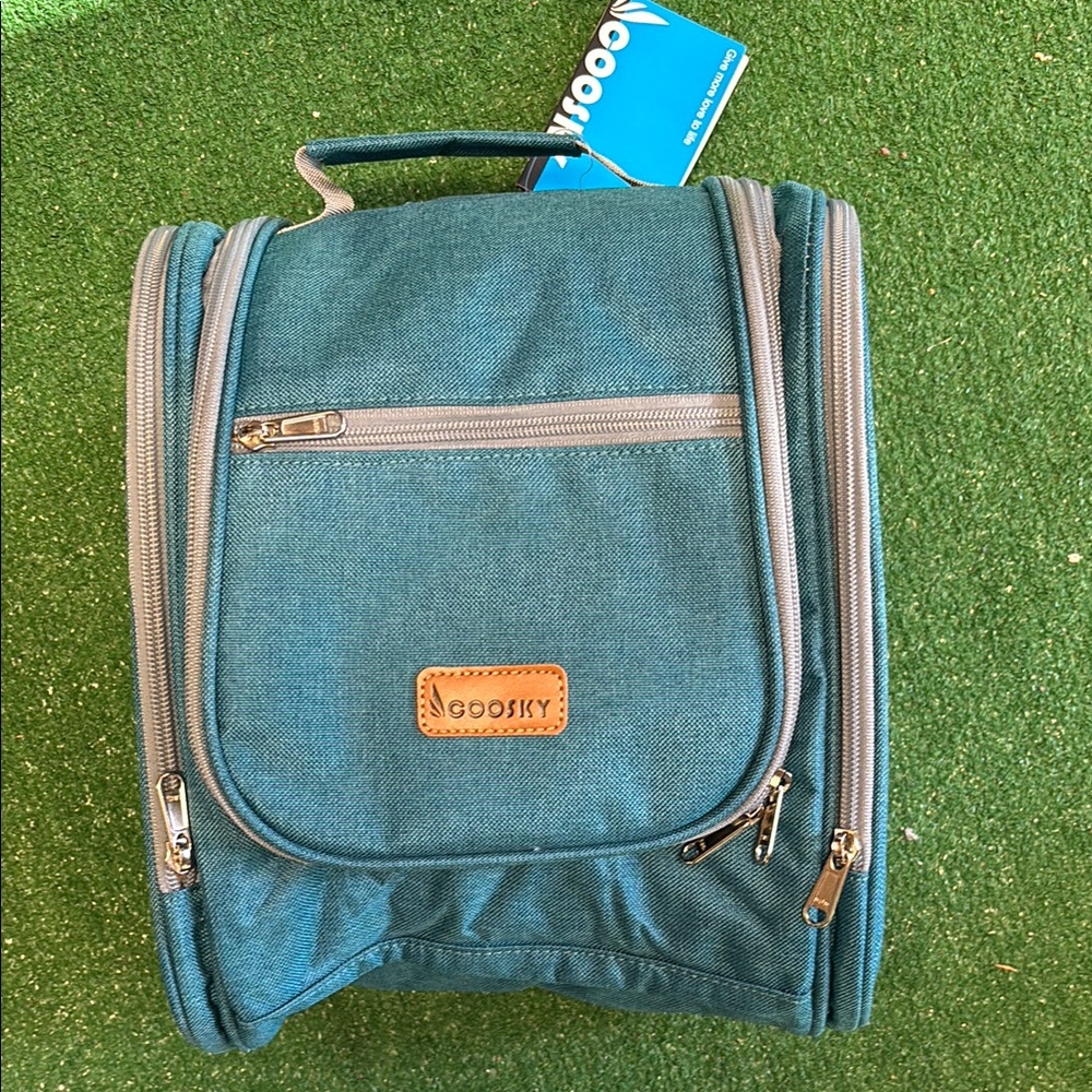 New Coosky Hanging Travel Toiletry Bag for Women and Men